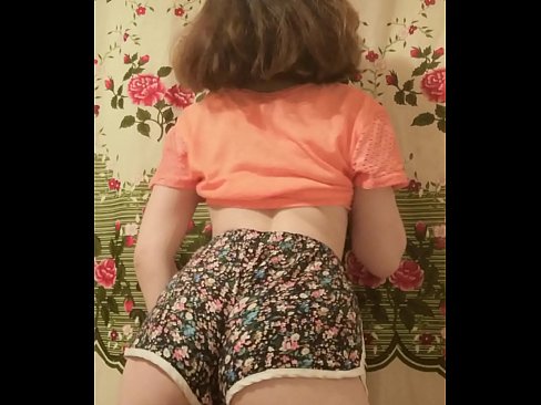 ❤️ Seksikäs nuori beibi riisuu shortsinsa kameran edessä ❤️❌ Porno at us ❌❤